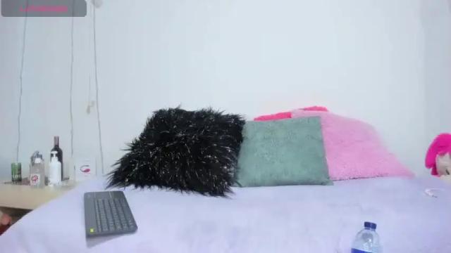Image 2 of little_angelhot Stream on Chaturbate on 16 months ago