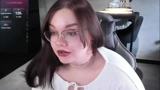 Image 2 of little_bambii_ Stream on Chaturbate on 1 month ago