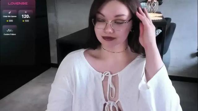 Image 7 of little_bambii_ Stream on Chaturbate on 1 month ago