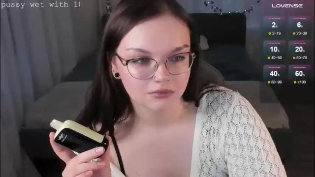 Image 12 of little_bambii_ Stream on Chaturbate on 2 months ago