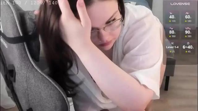 Image 11 of little_bambii_ Stream on Chaturbate on 1 month ago