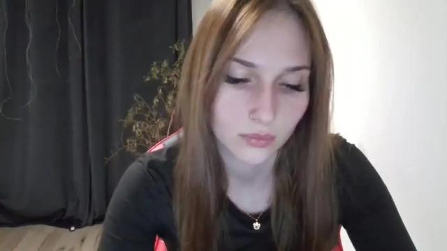 Image 2 of little_bumblebee_ Stream on Chaturbate on 13 months ago