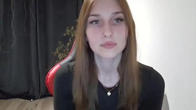 Image 3 of little_bumblebee_ Stream on Chaturbate on 13 months ago