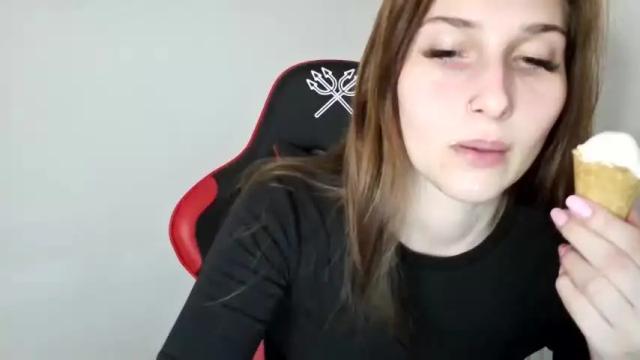 Image 12 of little_bumblebee_ Stream on Chaturbate on 12 months ago