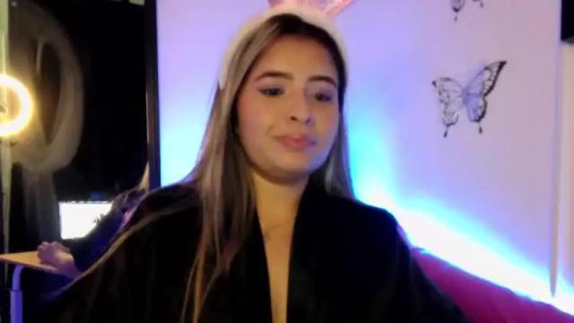 Image 10 of little_dannielle Stream on Chaturbate on 20 months ago