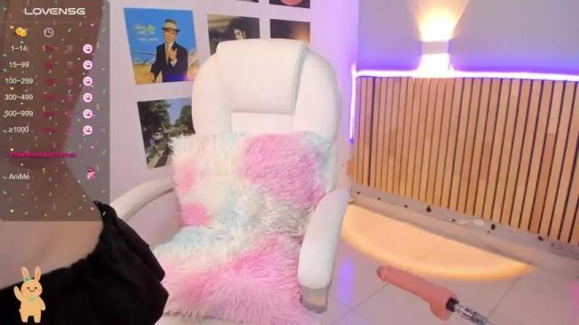 Image 4 of little_effy18 Stream on Chaturbate on 15 months ago