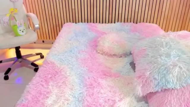 Image 7 of little_effy18 Stream on Chaturbate on 15 months ago
