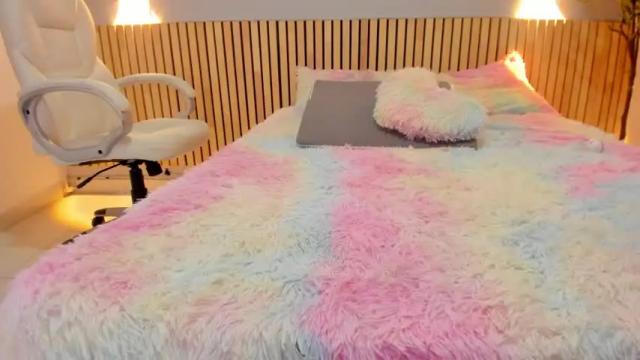 Image 6 of little_effy18 Stream on Chaturbate on 13 months ago
