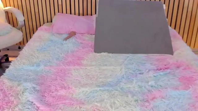 Image 10 of little_effy18 Stream on Chaturbate on 13 months ago