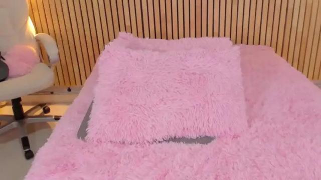 Image 8 of little_effy18 Stream on Chaturbate on 12 months ago