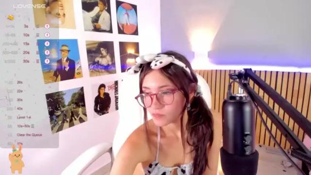 Image 11 of little_effy18 Stream on Chaturbate on 9 months ago