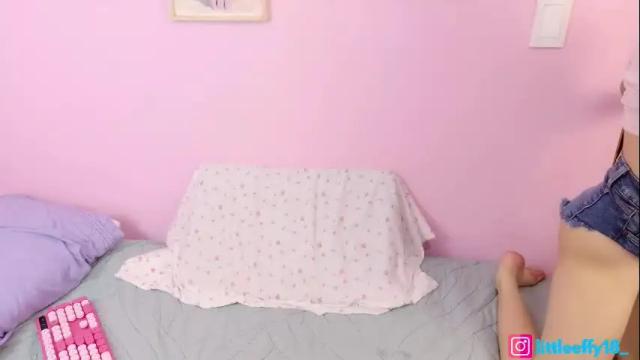 Image 2 of little_effy18_ Stream on Chaturbate on 2 months ago