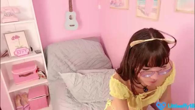 Image 3 of little_effy18_ Stream on Chaturbate on 4 hours ago