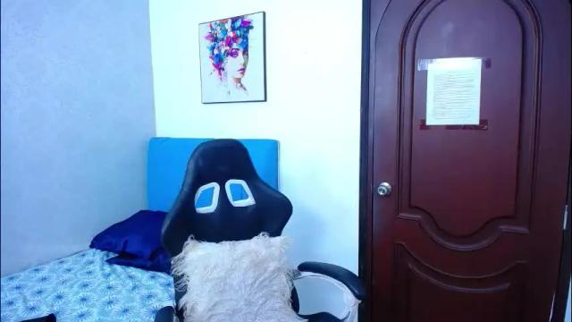 Image 2 of little_flower4you Stream on Chaturbate on 2 months ago