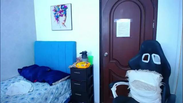Image 4 of little_flower4you Stream on Chaturbate on 1 month ago
