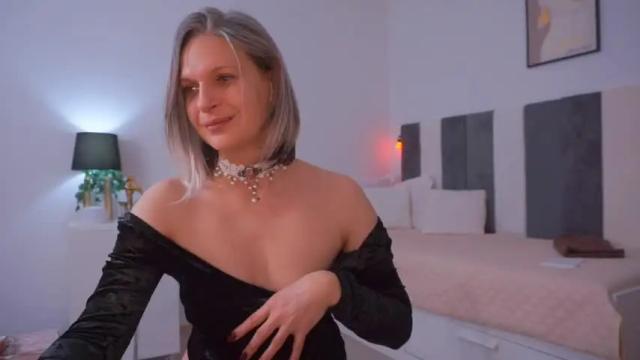 Image 7 of little_heart_andreea Stream on Chaturbate on 14 months ago