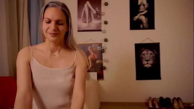 Image 6 of little_heart_andreea Stream on Chaturbate on 2 months ago