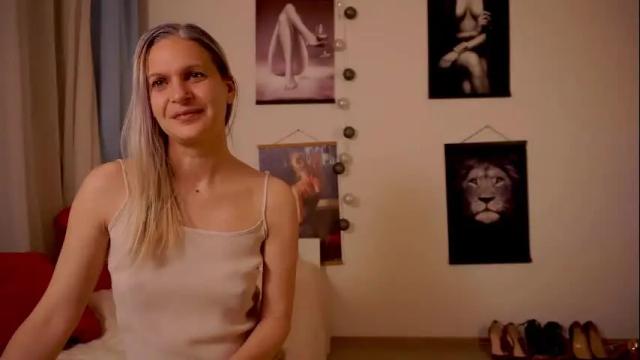 Image 7 of little_heart_andreea Stream on Chaturbate on 2 months ago