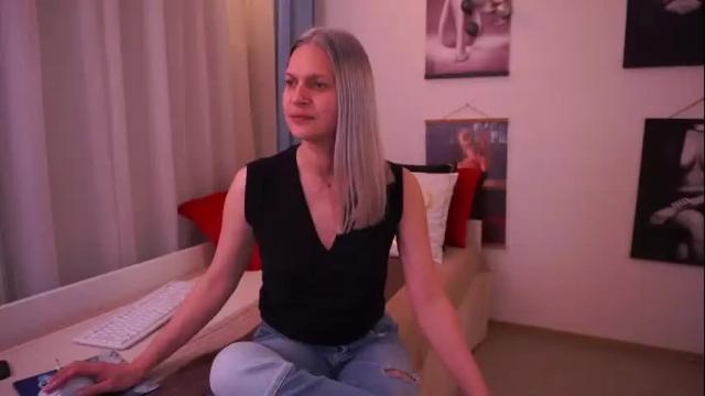 Image 12 of little_heart_andreea Stream on Chaturbate on 2 months ago