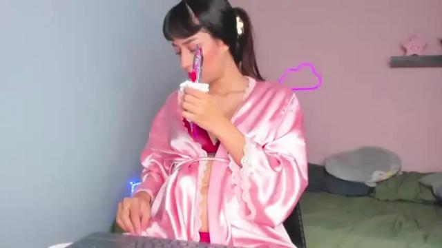 Image 2 of little_hot_cat Stream on Chaturbate on 20 months ago