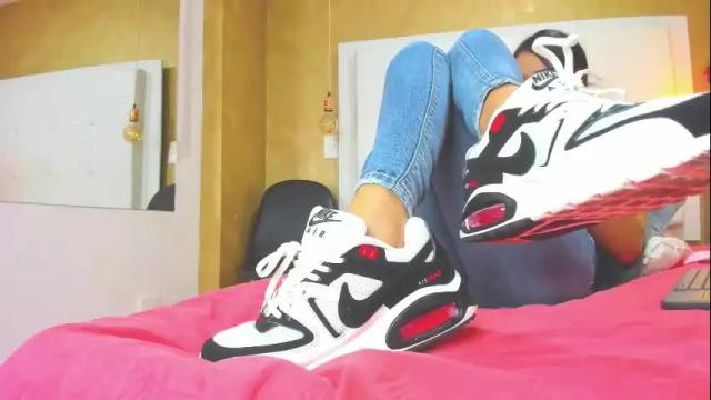 Image 12 of little_jenni Stream on Chaturbate on 1 month ago