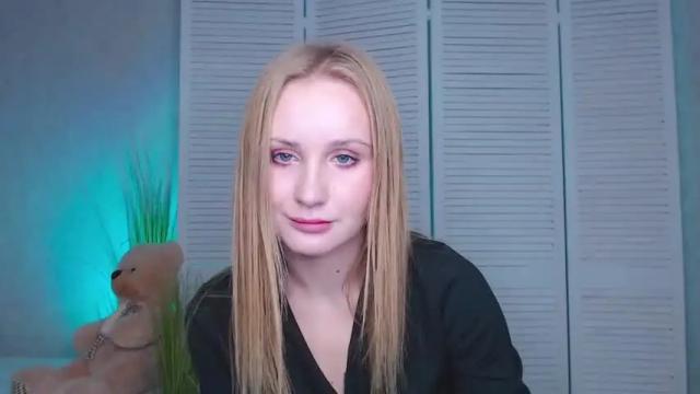 Image 2 of little_k1tt1e Stream on Chaturbate on 18 months ago
