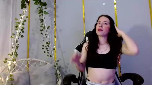 Image 7 of little_karen_ Stream on Chaturbate on 25 months ago