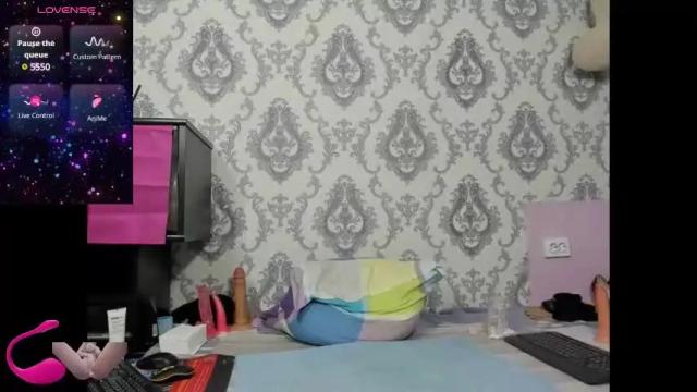 Image 2 of little_letti Stream on Chaturbate on 6 days ago