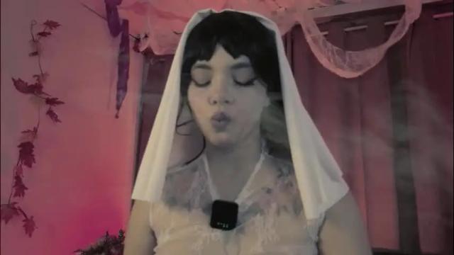 Image 4 of little_maeve Stream on Chaturbate on 2 days ago