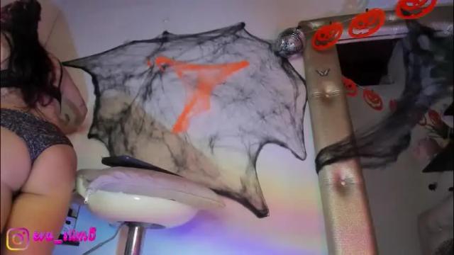 Image 12 of little_red_18 Stream on Chaturbate on 1 month ago