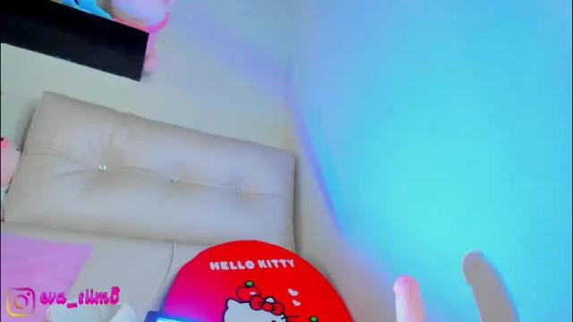 Image 7 of little_red_18 Stream on Chaturbate on 25 days ago