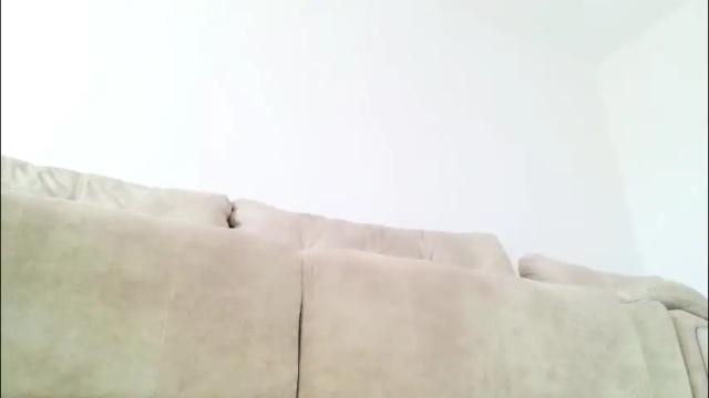 Image 4 of little_red_diamond Stream on Chaturbate on 1 month ago