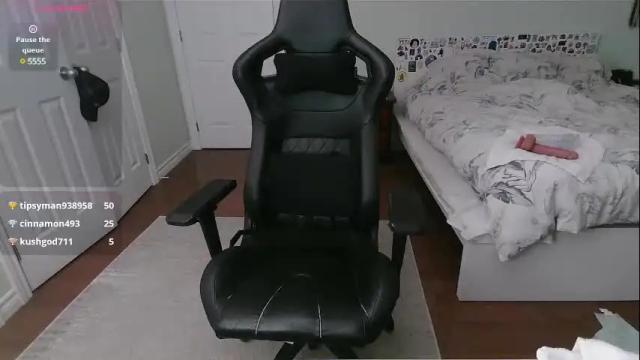 Image 4 of little_redxx Stream on Chaturbate on 1 month ago