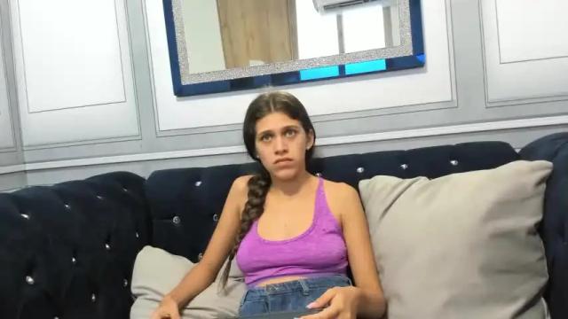 Thumbnail 1, little_smiley18's Stream at Chaturbate, 19 months ago
