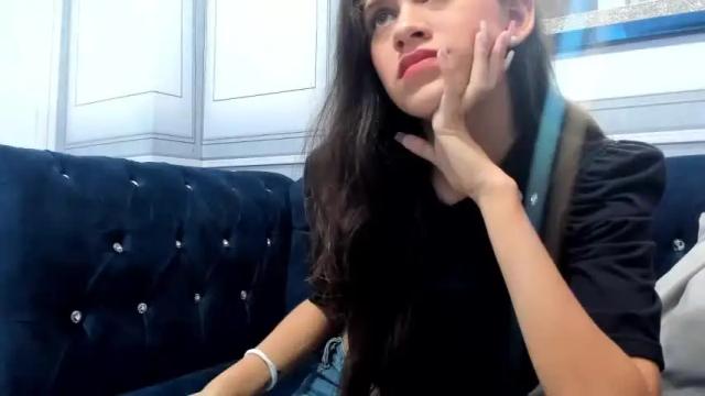 Image 4 of little_smiley18 Stream on Chaturbate on 19 months ago