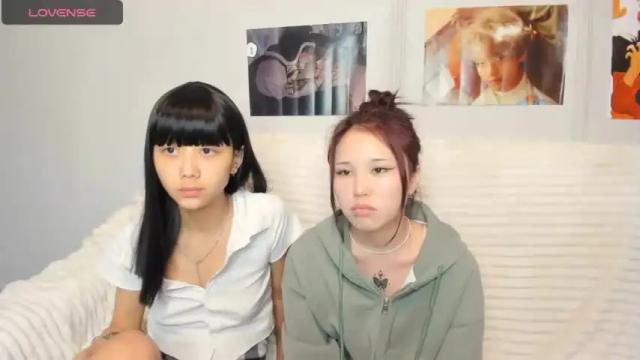 Image 4 of little_yena Stream on Chaturbate on 14 months ago