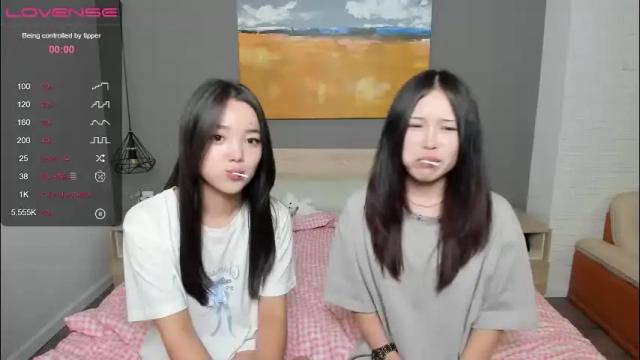 Image 2 of little_yena Stream on Chaturbate on 1 month ago
