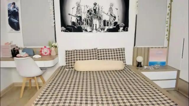 Image 2 of little_yena Stream on Chaturbate on 8 days ago