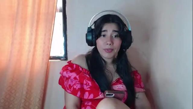 Image 3 of littlealisson_4c Stream on Chaturbate on 9 months ago