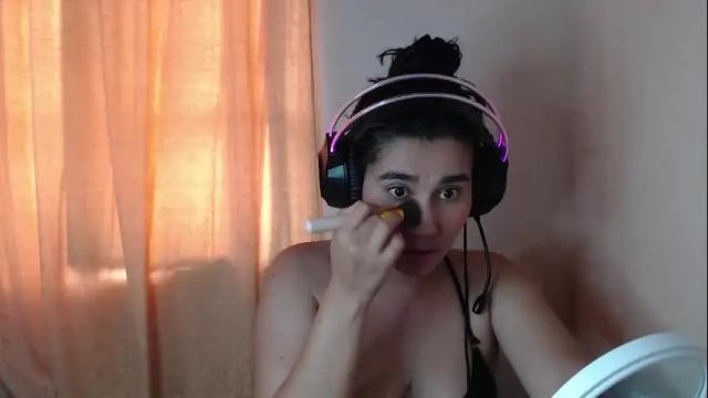 Image 2 of littlealisson_4c Stream on Chaturbate on 8 months ago