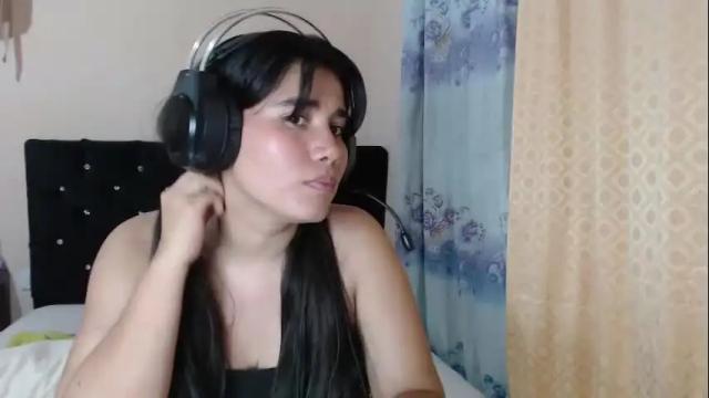 Image 3 of littlealisson_4c Stream on Chaturbate on 8 months ago
