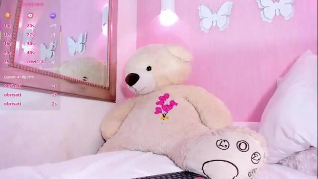 Image 2 of littlearii Stream on Chaturbate on 16 days ago