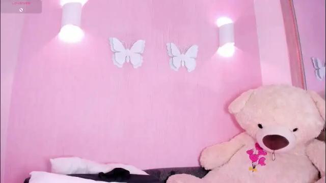 Image 10 of littlearii Stream on Chaturbate on 2 months ago