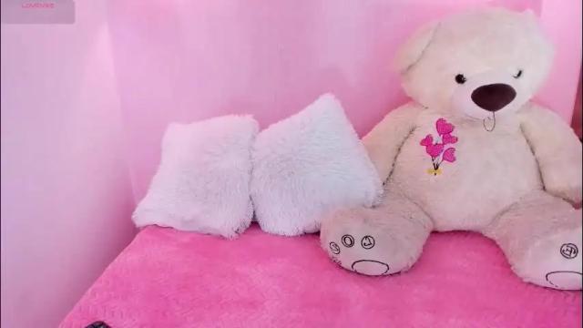 Image 6 of littlearii Stream on Chaturbate on 1 month ago
