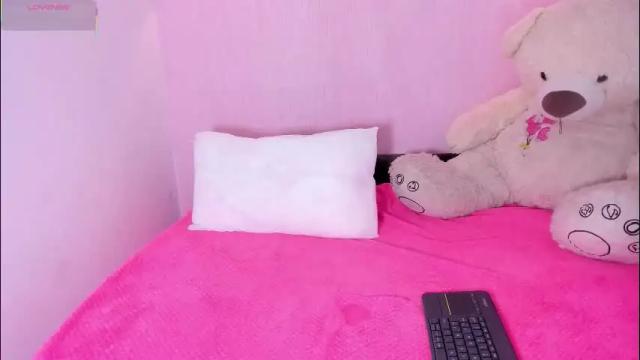 Image 4 of littlearii Stream on Chaturbate on 1 month ago