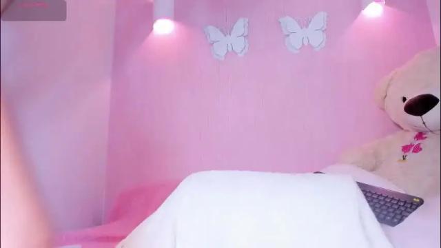 Image 4 of littlearii Stream on Chaturbate on 20 days ago