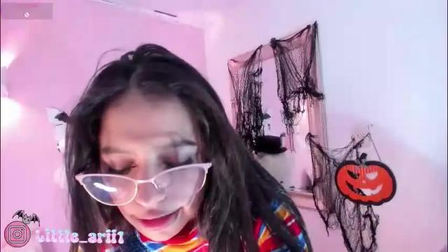 Image 4 of littlearii Stream on Chaturbate on 2 days ago