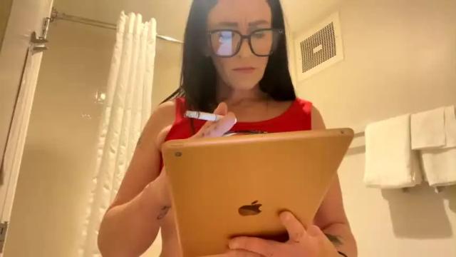 Image 4 of littlebeaupeeep Stream on Chaturbate on 17 months ago