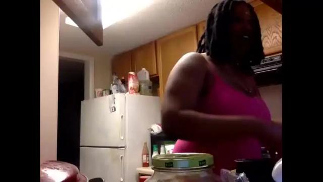 Image 4 of littlebratdeserves Stream on Chaturbate on 17 months ago