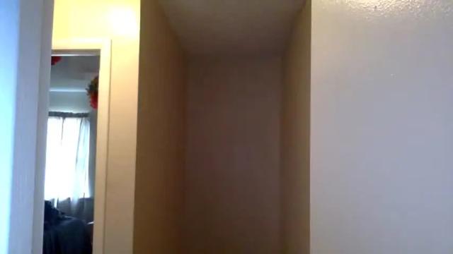 Image 3 of littlebratdeserves Stream on Chaturbate on 17 months ago